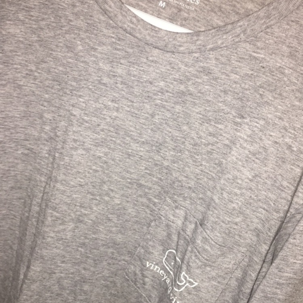 Vineyard vines long sleeve T shirt